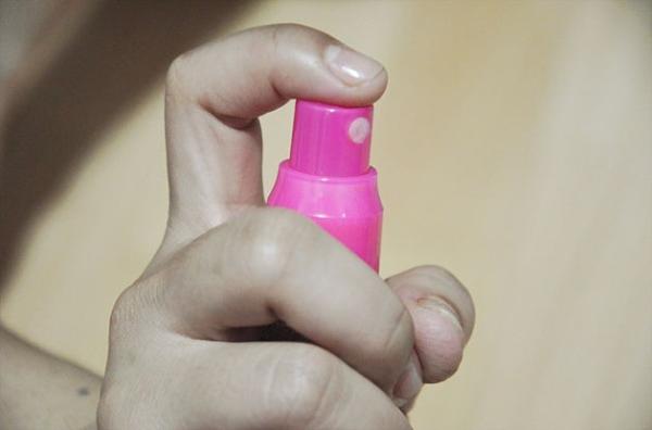 Cómo hacer un spray de pimienta casero - Paso 4