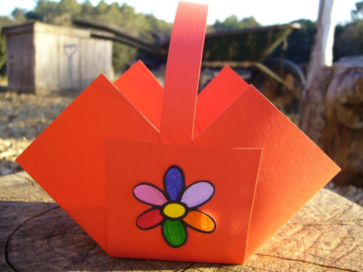 Cómo hacer una caja cesta con cartulina