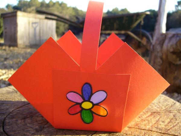 Cómo hacer una caja cesta con cartulina