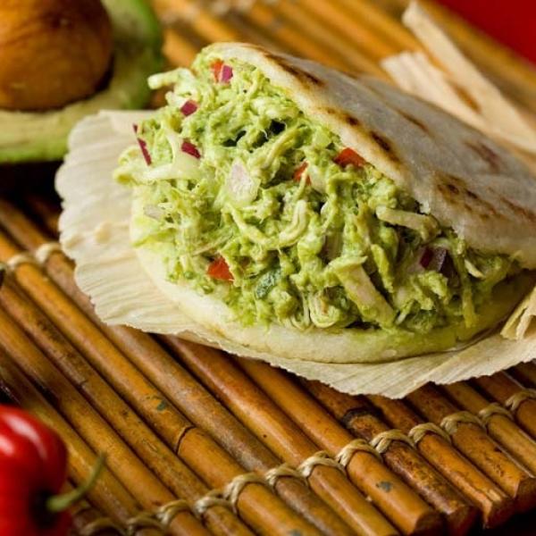 Arepa Venezolana Reina Pepiada