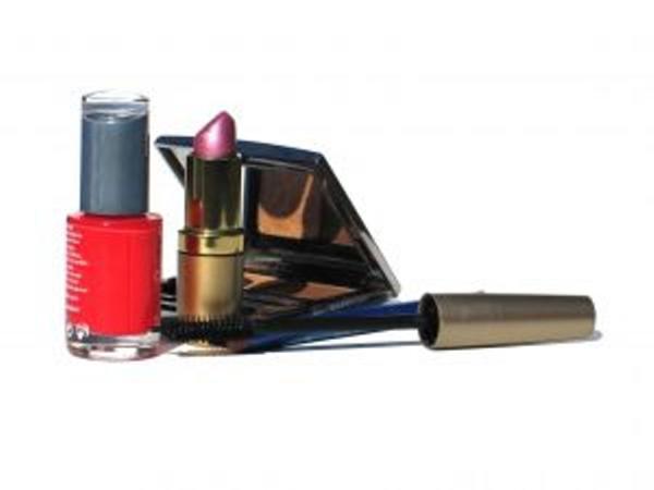 Cómo reciclar el maquillaje dañado