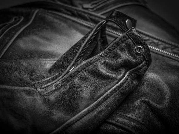 Cómo reparar una chaqueta de polipiel pelada - Reparar una chaqueta polipiel pelada con tinte reparador