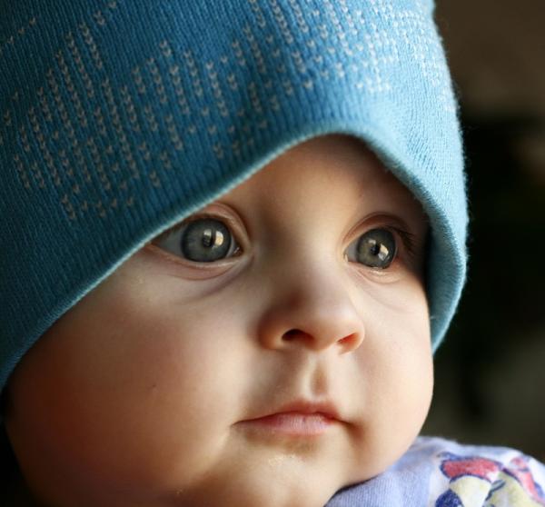 Qué debe hacer mi bebé a los seis meses de nacido