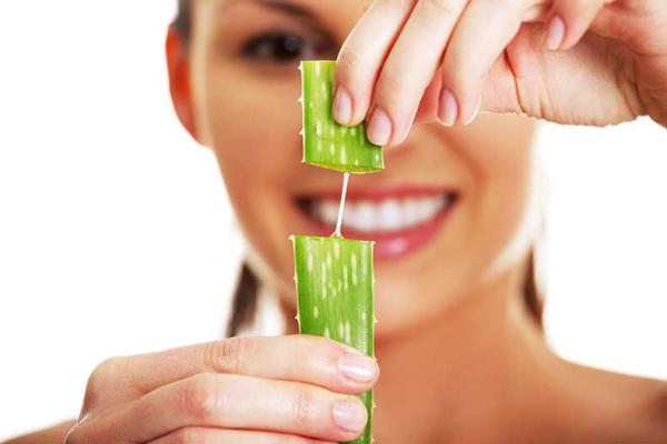 Cómo blanquear la piel de forma natural - Aloe vera para aclarar la piel