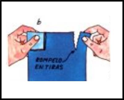 Cómo hacer el truco del pañuelo roto y luego entero - Paso 2