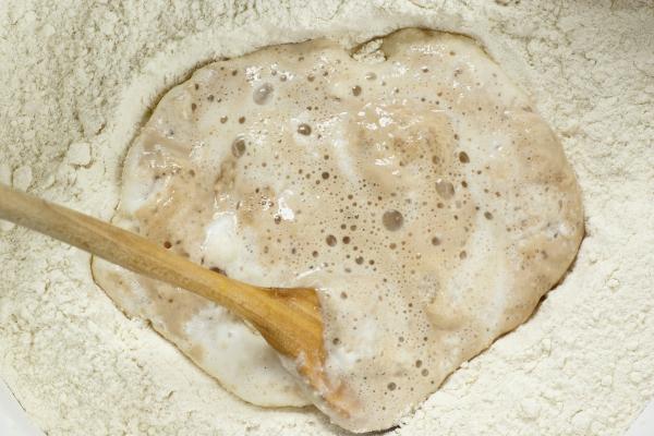 Cómo hacer una coca de recapte: receta tradicional catalana - Paso 3