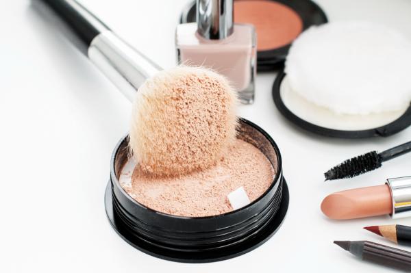 Cómo aplicar los polvos traslúcidos