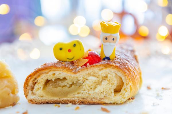 Roscón de Reyes: ¿qué significan el haba y las figuras?