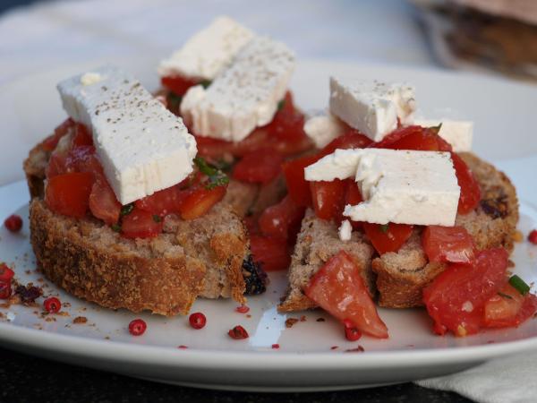 Tapas fáciles y rápidas para cumpleaños de adultos: 30 ideas fáciles, rápidas y originales para triunfar - Tartaletas de cebolla caramelizada y queso de cabra
