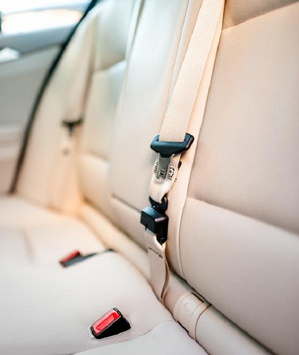 Cómo limpiar tapizados de vehículos - Paso 4