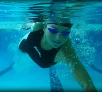 Cómo respirar al nadar - Paso 3