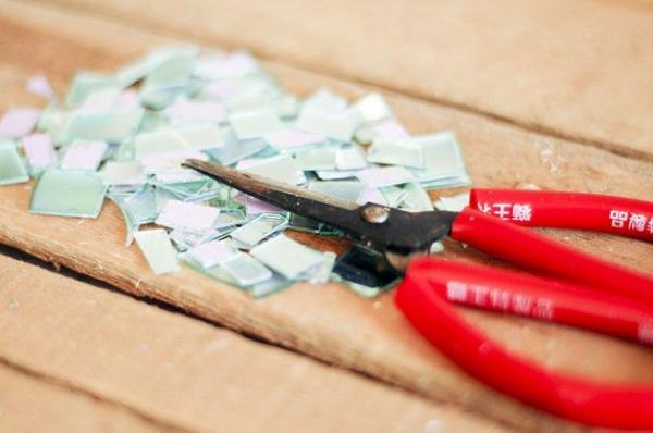 Cómo hacer una bola de discoteca con CDs - Paso 3