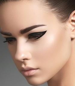 Cómo hacer un delineador de ojos casero