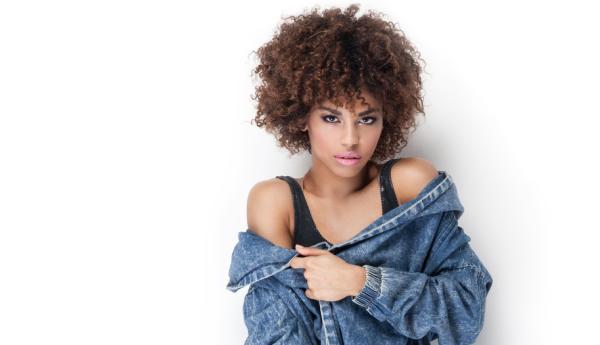 Peinados para pelo afro - Mujer