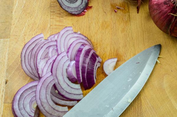 Como hacer cebolla caramelizada sin azúcar - Paso 2