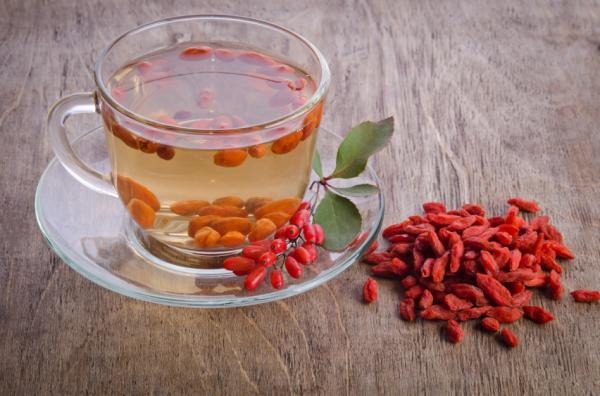 Cómo hacer una infusión de bayas de Goji