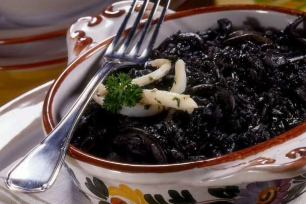 Comida típica de Croacia: descubre los platos más típicos - Crni rižot