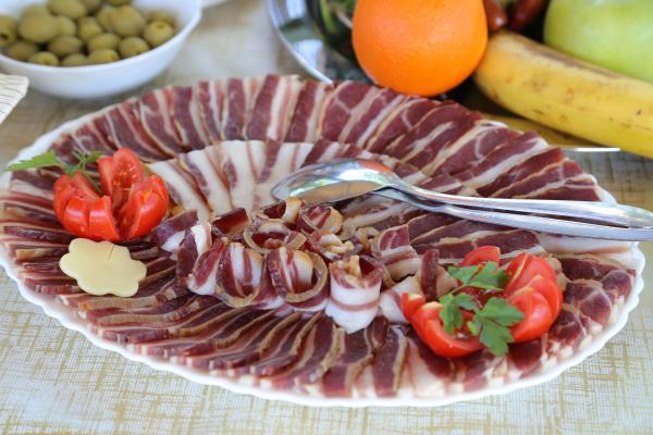 Comida típica de Croacia: descubre los platos más típicos - Pršut