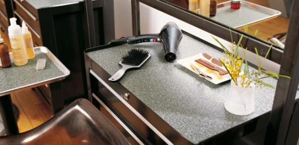 Consejos para pintar muebles de formica - Protege con papel de periódico