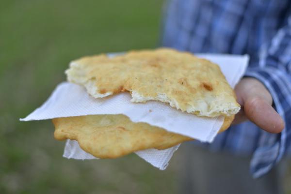 Cómo hacer torta frita argentina - Paso 9