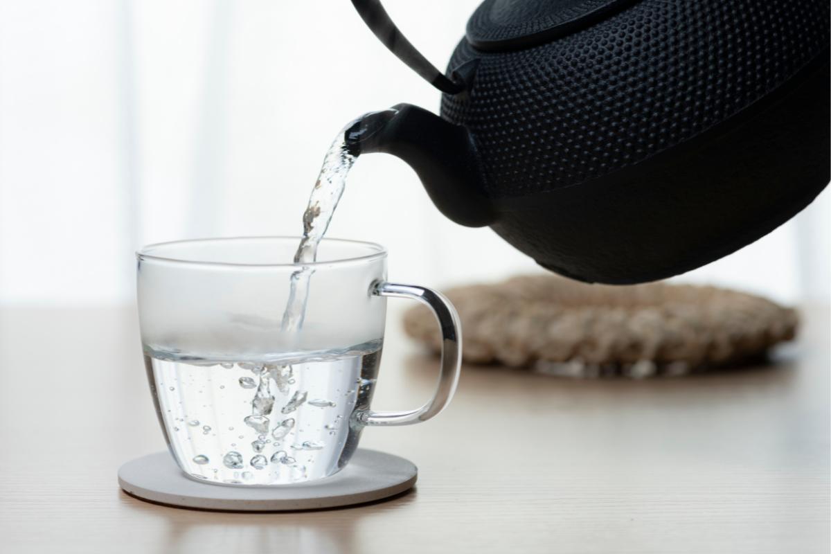 Beneficios de beber agua caliente: descubre por qué es bueno para la salud