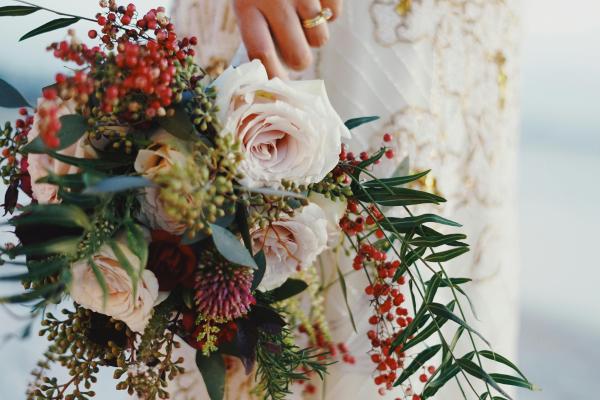 Ramos de novia sencillos y elegantes: ideas para tu gran día - Ramos de novia de flores preservadas