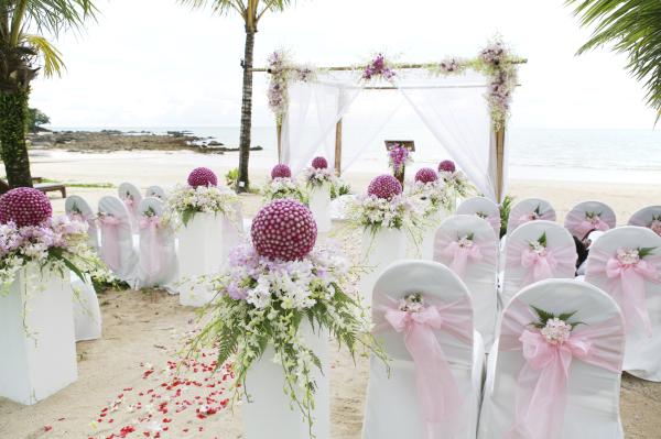 Cómo elegir el vestido de novia para una boda en la playa - Cómo es una boda en la playa
