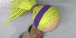 Cómo hacer una coleta para Fofucha