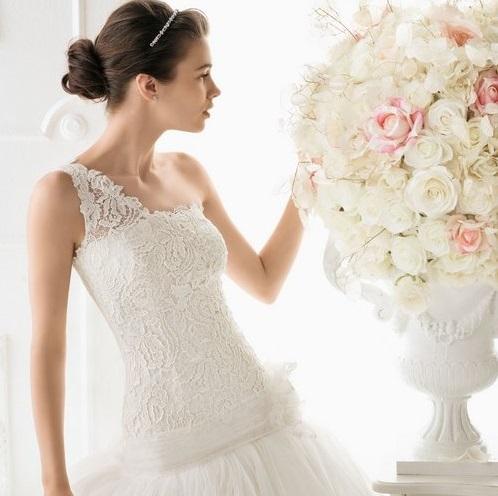 Cómo elegir el escote del vestido de novia - Paso 5