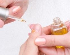 Cómo cuidar las uñas de gel - Paso 1