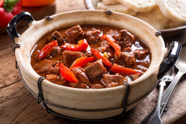 Cómo hacer goulash húngaro: receta fácil y tradicional