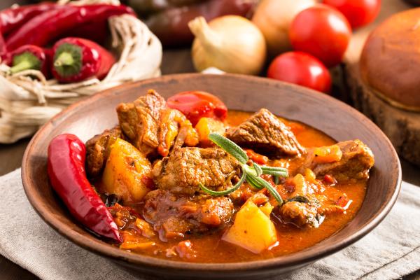 Cómo hacer goulash húngaro: receta fácil y tradicional - Paso 10
