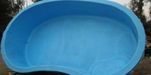 Cómo pintar una piscina de fibra de vidrio