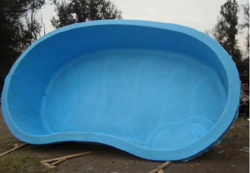 Cómo pintar una piscina de fibra de vidrio