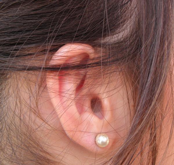 Cómo cuidar las orejas perforadas