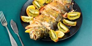 Cómo hacer trucha al horno con jamón: una receta fácil y sabrosa