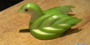Cómo convertir una manzana en cisne