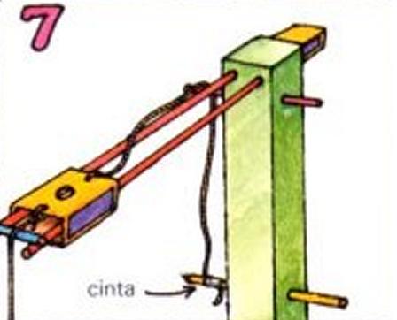 Cómo hacer una grúa casera con gancho acoplable - Paso 7