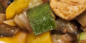 Cómo hacer pollo con cebollitas