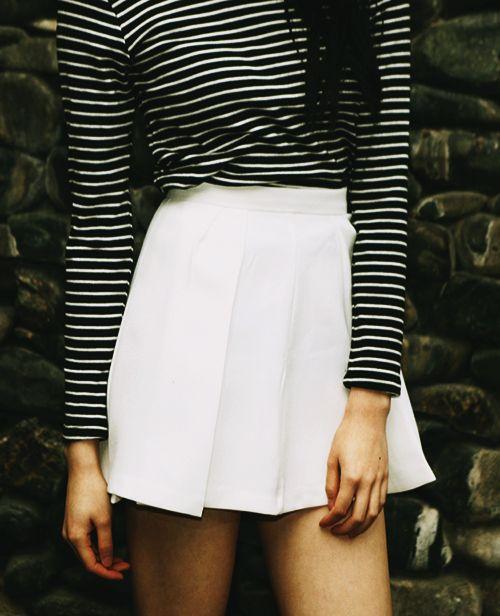 Cómo combinar una falda blanca - Paso 4