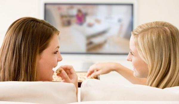 Dónde poner el sofá y la televisión en el salón - consejos e ideas