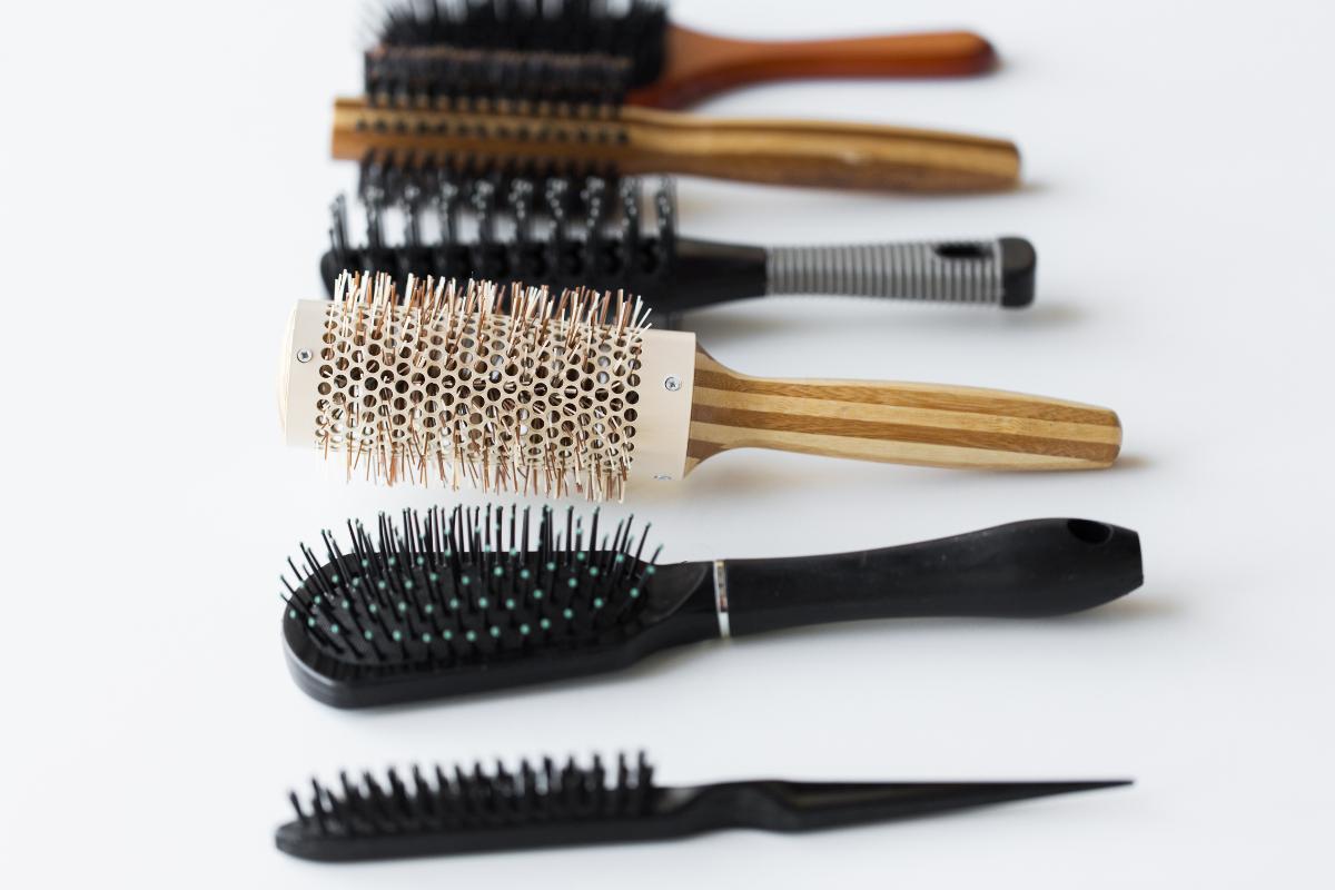 Tipos de cepillos para el pelo: descubre cuál elegir