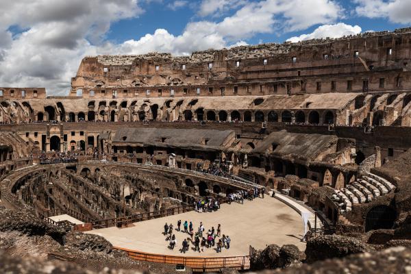Curiosidades del Coliseo Romano que quizás no conocías - ¿Cuántas personas murieron durante su funcionamiento?