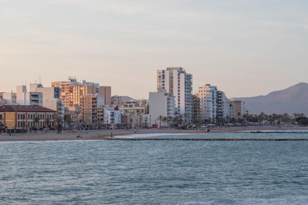 ¿Dónde viajar en febrero por España? Descubre los mejores destinos con encanto - Vinaroz