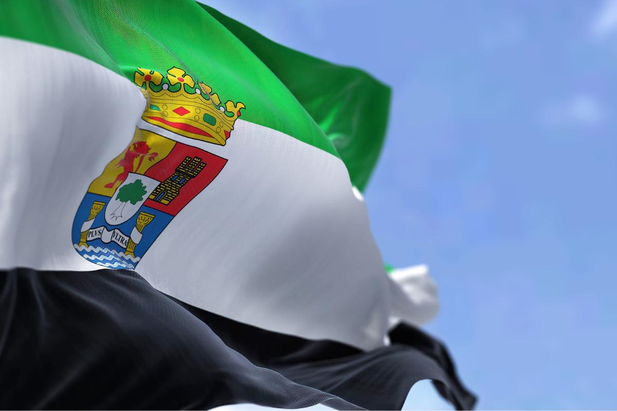 Bandera de Extremadura: significado e historia