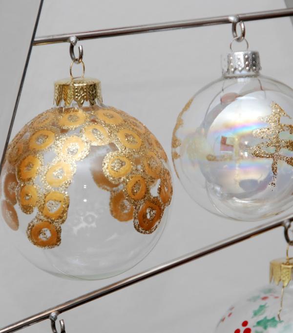 Cómo hacer manualidades recicladas para Navidad - Bolas para el árbol de Navidad