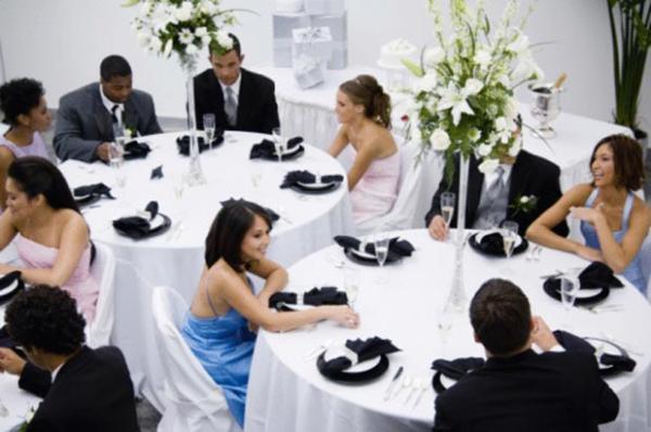 Cómo asignar los asientos de mi boda