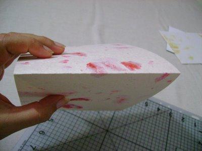 Cómo hacer tarjetas con papel artesanal - Paso 2