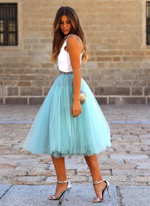 Cómo combinar unos zapatos plateados - Con colores pasteles