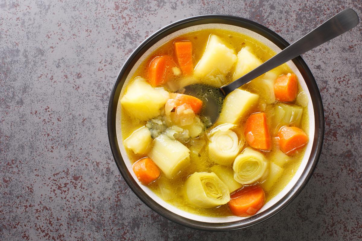 Porrusalda, la receta vasca de cuchara que te encantará